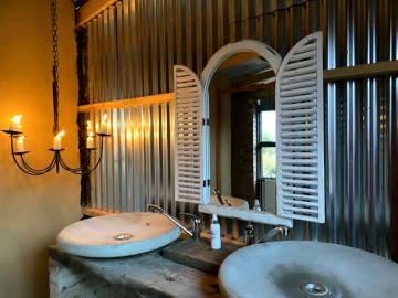 Rustic bathroom, Midrand
